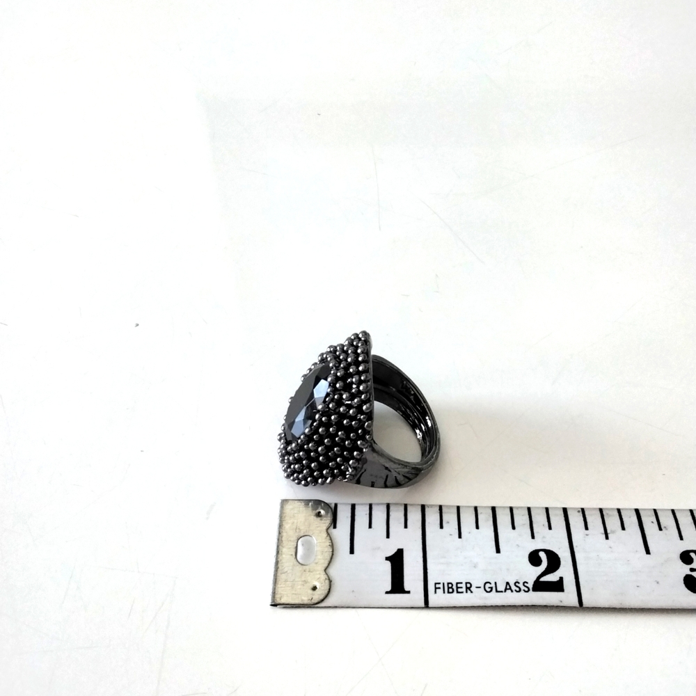 Large Onyx statement ring - Picture 7 of 9